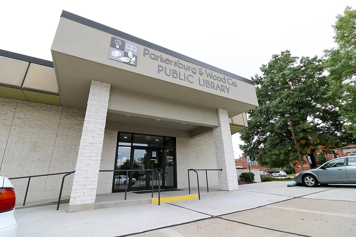 New entrance to the Parkersburg Wood County Library.