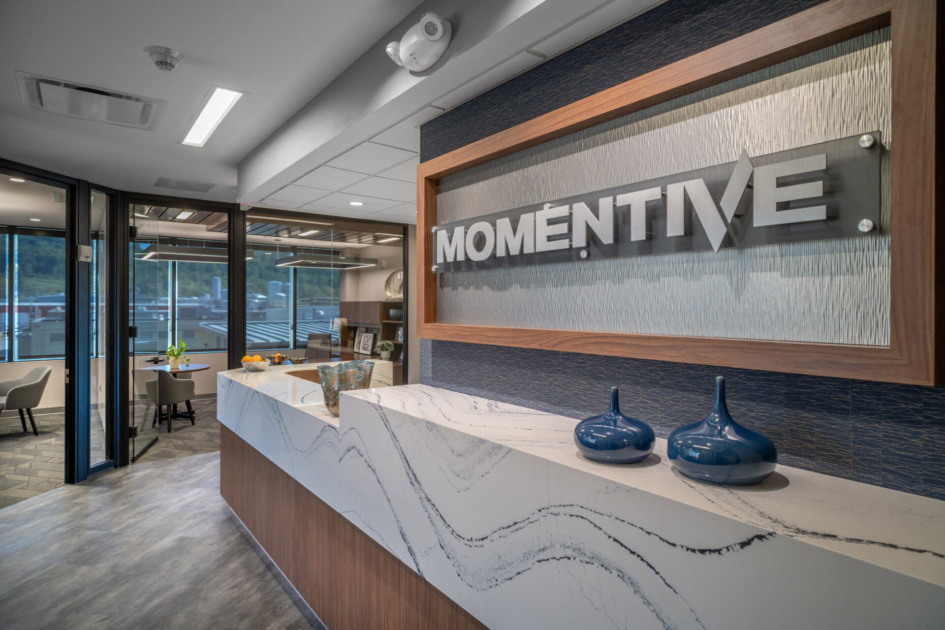 Momentive-Internal